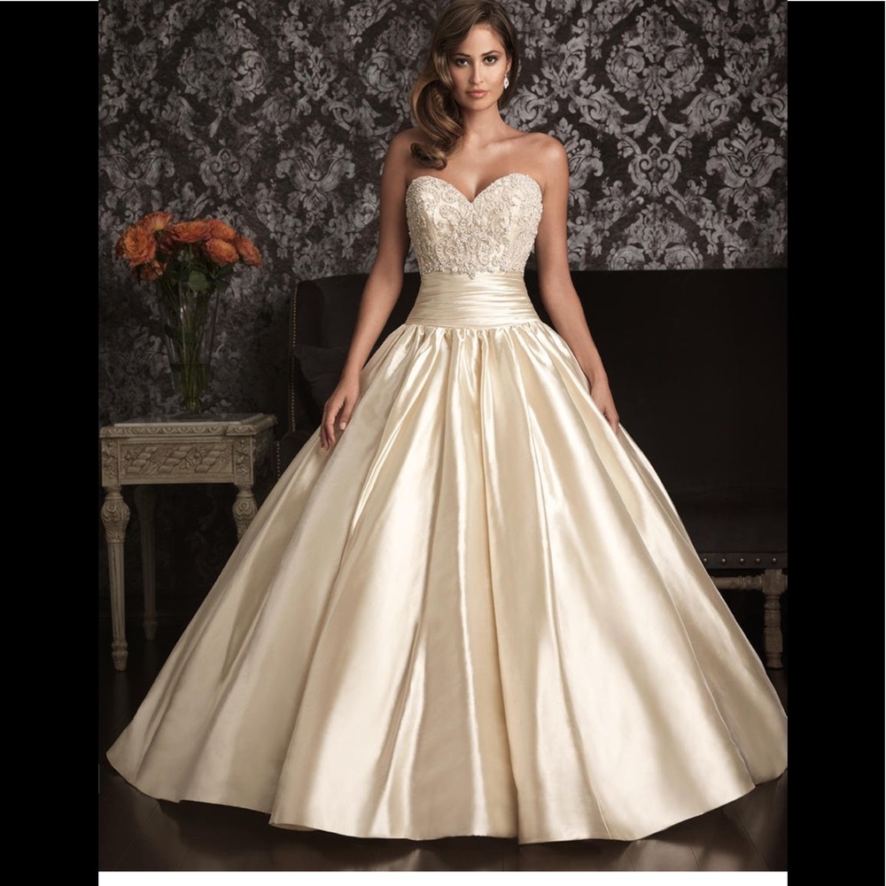 Allure counter wedding dress 💑👗👗👗